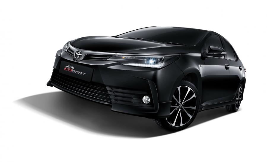  Toyota Corolla Altis ESport 2016 года  (фото 3 из 3)